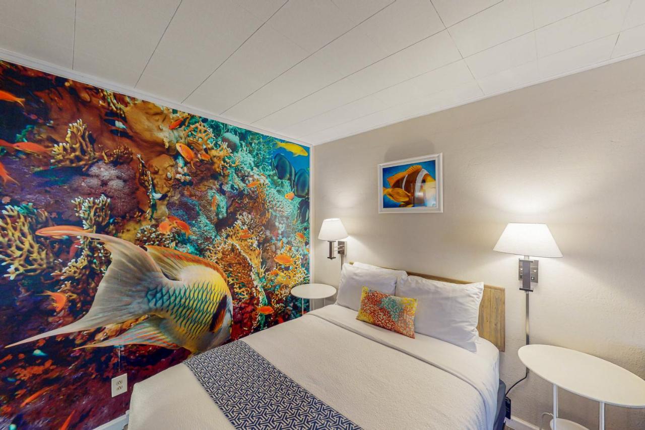 Lamplighter Inn - Tropical Fish Cove And Octopus Encounter Bandon Eksteriør bilde